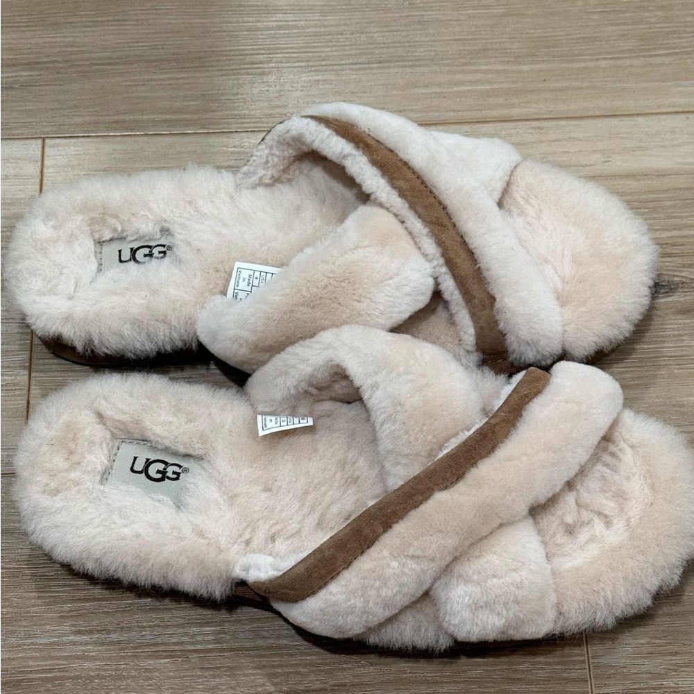 UGG Women's Cream Sheepskin Crisscross Slide Slippers with Tan Accent